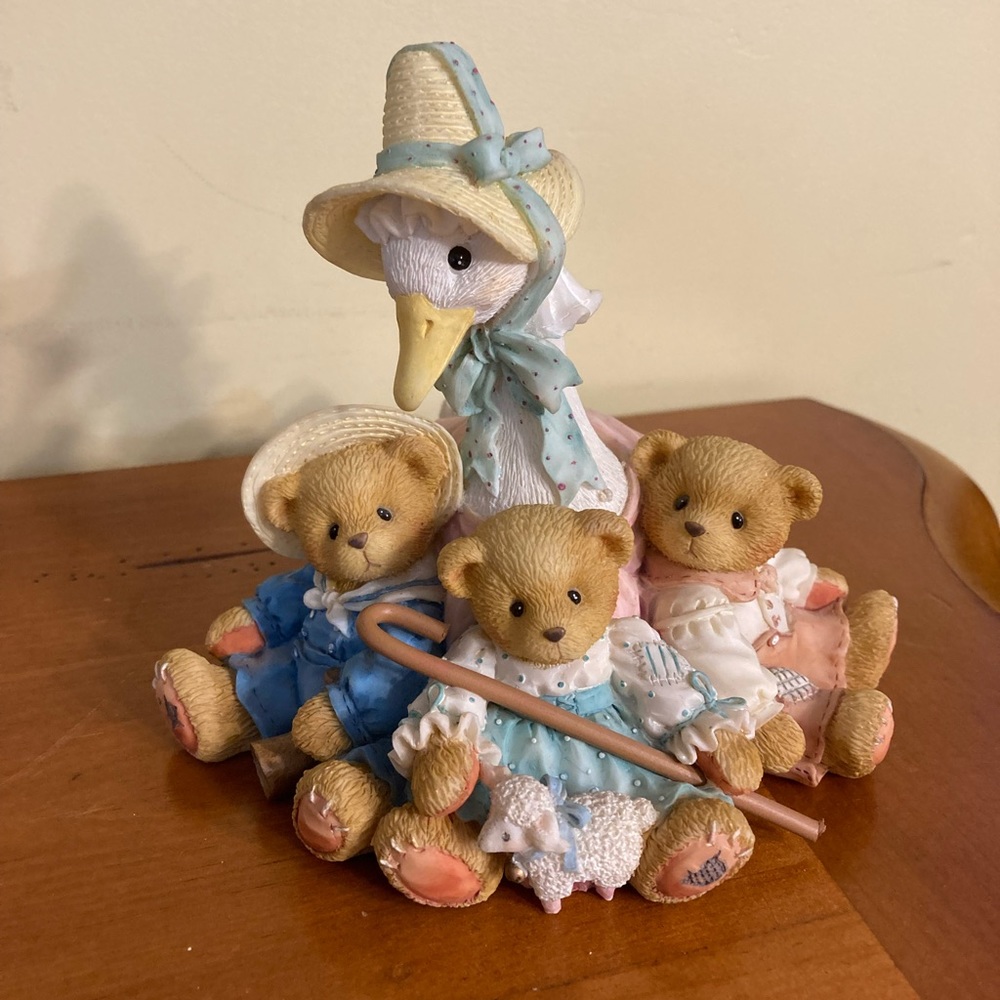 “Friends of a feather…” Mother Goose Cherished Teddy figurine